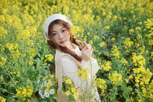 Jing Jing Yi Features in YiTuYu Art Language Vol.10084: An Extensive 40-Page Editorial Gallery - image 25