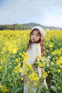 Jing Jing Yi Features in YiTuYu Art Language Vol.10084: An Extensive 40-Page Editorial Gallery - image 39