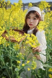 Jing Jing Yi Features in YiTuYu Art Language Vol.10084: An Extensive 40-Page Editorial Gallery - image 31