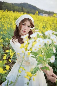 Jing Jing Yi Features in YiTuYu Art Language Vol.10084: An Extensive 40-Page Editorial Gallery - image 38