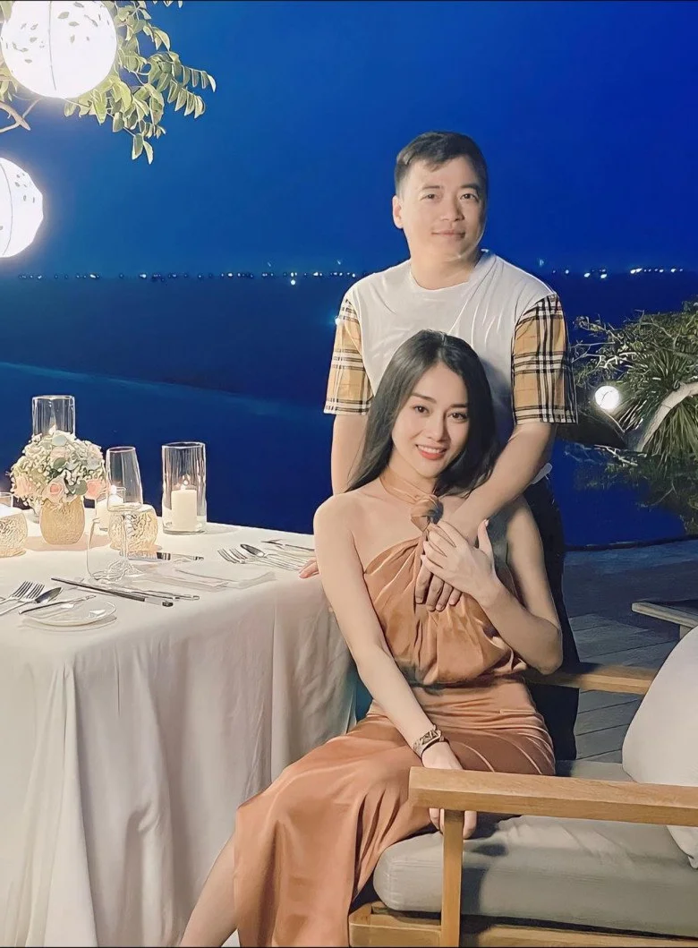 Elegant Maternity Fashion: Vietnamese Actress Phương Oanh Radiates Beauty and Style While Expecting