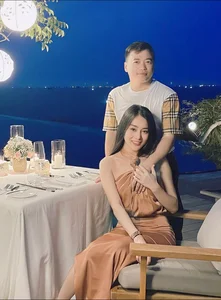 Elegant Maternity Fashion: Vietnamese Actress Phương Oanh Radiates Beauty and Style While Expecting - image 0