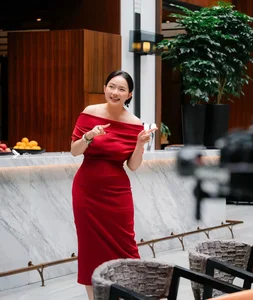 Phan Nhu Thao Beauty Transformation: A 10-Year Journey of Style, Motherhood, and Incredible Weight Loss with Husband Duc An - image 3