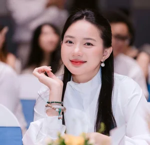 Phan Nhu Thao Beauty Transformation: A 10-Year Journey of Style, Motherhood, and Incredible Weight Loss with Husband Duc An - image 6