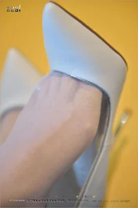 IESS Silk Foot Bento 140 Featuring Qiu Qiu: Elegant White Suit and Stockings - image 72