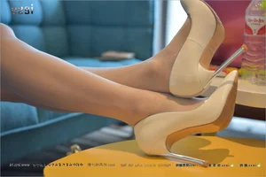 IESS Silk Foot Bento 140 Featuring Qiu Qiu: Elegant White Suit and Stockings - image 49