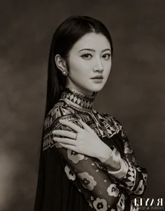 Ageless Beauty: How Yang Mi and Jing Tian Define Elegance in Their Late Thirties - image 11