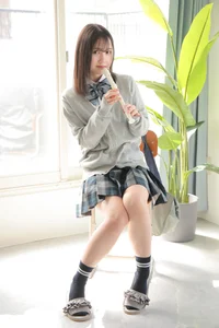 Maki Chiba's Ethereal Charm: A Visual Journey Through LOVEPOP Photoset 04 - image 19