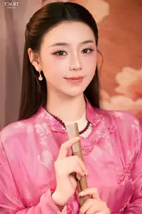 Quynh Kool's Sweet Beauty: Graceful in Traditional Ao Dai - image 0