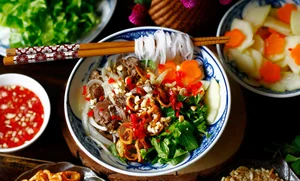 Top 10 Vietnamese Dishes Voted Best by International Travelers - image 0