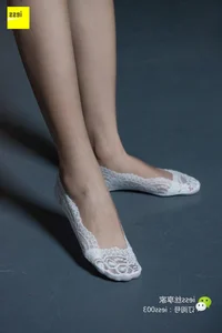 Elegant Chinese Model Jingjing in White Boat Socks - IESS SiXiangJia 101 Collection - image 24