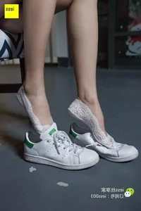 Elegant Chinese Model Jingjing in White Boat Socks - IESS SiXiangJia 101 Collection - image 4