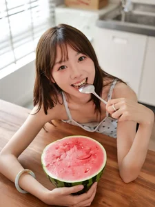 YiTuYu Art Language Vol.6843: Charming Portrait Collection of Nai Xiao Meng - image 1