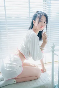 Vibrant Lollipop Themed Cosplay Collection by Nian Nian - Aesthetic Portrait Photography and Cute Fashion Inspiration for Fans - image 15
