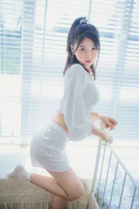 Vibrant Lollipop Themed Cosplay Collection by Nian Nian - Aesthetic Portrait Photography and Cute Fashion Inspiration for Fans - image 1
