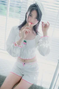 Vibrant Lollipop Themed Cosplay Collection by Nian Nian - Aesthetic Portrait Photography and Cute Fashion Inspiration for Fans - image 11