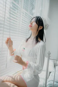 Vibrant Lollipop Themed Cosplay Collection by Nian Nian - Aesthetic Portrait Photography and Cute Fashion Inspiration for Fans - image 5