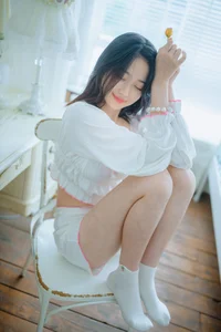 Vibrant Lollipop Themed Cosplay Collection by Nian Nian - Aesthetic Portrait Photography and Cute Fashion Inspiration for Fans - image 8