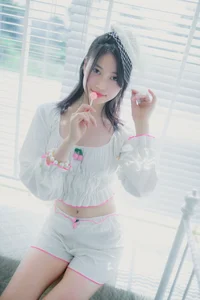 Vibrant Lollipop Themed Cosplay Collection by Nian Nian - Aesthetic Portrait Photography and Cute Fashion Inspiration for Fans - image 19