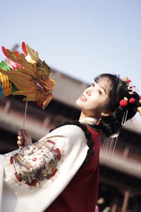 YITUYU Art Language 2024: The Ethereal Spring Dragon Series Featuring A Meng Zai - image 6