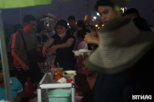 Unique Fieldside Food Market in Ho Chi Minh City Attracts Thousands - image 8