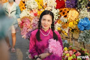 Unique Fieldside Food Market in Ho Chi Minh City Attracts Thousands - image 5