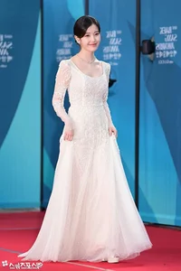 Red Carpet Royalty: Song Hye Kyo and Jang Nara Showcase Timeless Beauty and High Fashion Elegance - image 10