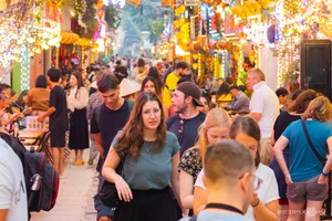 Hanoi Train Street Coffee Returns: A Visual Guide to Vietnam's Unique Attraction - image 5