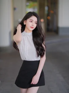 Ye Ke: A Closer Look at the Style and Beauty of Huang Xiaoming's Girlfriend - image 6
