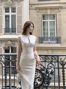 Ye Ke: A Closer Look at the Style and Beauty of Huang Xiaoming's Girlfriend - image 0
