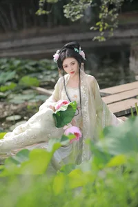YiTuYu Art Language Vol.4687 Featuring Wu Sui: A Study in Modern Aesthetics - image 25