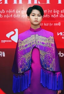 Elegant Ao Dai Collection Showcases Hue Imperial Court Heritage through Modern Modeling - image 4