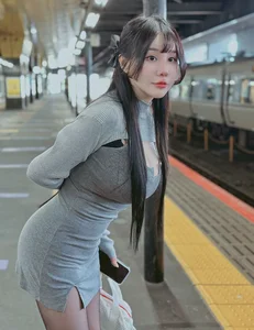 Viral Taiwanese Influencer Takes on the Bold Bubble Tea Challenge with Stunning Fashion Style - image 0