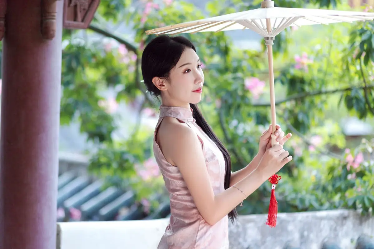 Elegant Chu Yin Asian Beauty in Qipao YiTuYu Art Language Vol.8675