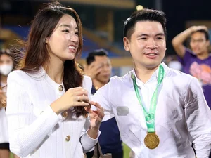 Elegant Couple Style: Exploring the Sophisticated Fashion Choices of Do My Linh and Her Husband - image 10