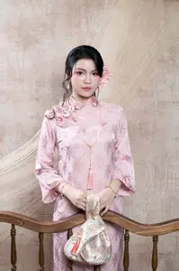 Graceful Pink Ao Dai: Alluring Traditional Vietnamese Beauty Unveiled - image 8