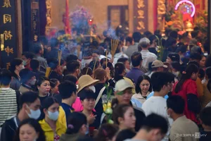 Spiritual Journey: Thousands Visit Ba Chua Xu Temple at Sam Mountain - image 8