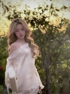 Viral Influencer Tran Thanh Tam Shares Heartwarming Pregnancy Surprise for Her Husband - image 0