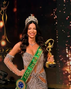 The 1.88m Tall Beauty Queen Contender Shaking Up the Pageant World - image 1