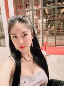 Le Phuong's Incredible Transformation: From 80kg Post-Pregnancy to a Stunning Radiant Look - image 0