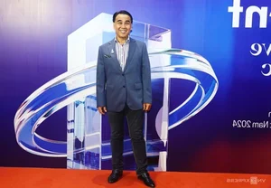 H'Hen Nie and Thuy Tien Shine on the Red Carpet at Vietnam iContent Awards 2024 - image 11