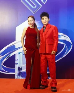 H'Hen Nie and Thuy Tien Shine on the Red Carpet at Vietnam iContent Awards 2024 - image 3