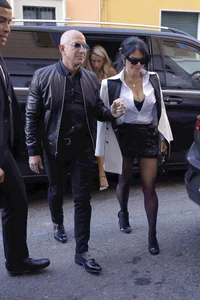 Lauren Sanchez Style Evolution: A Look at Her Sophisticated and Bold Wardrobe - image 1