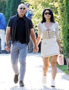 Lauren Sanchez Style Evolution: A Look at Her Sophisticated and Bold Wardrobe - image 0