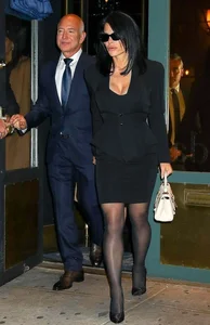 Lauren Sanchez Style Evolution: A Look at Her Sophisticated and Bold Wardrobe - image 7