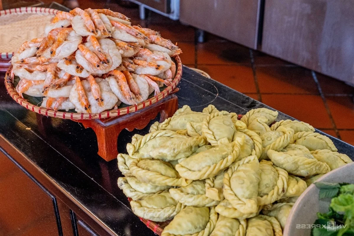 A Culinary Journey Through Vietnam: One Restaurant, 220 Authentic Dishes