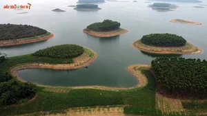 The Peaceful Recovery and Scenic Beauty of Thac Ba Lake in Vietnam - image 8