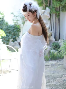 The Ethereal Elegance of Jin Yun Xi Yuki: A Modern Visual Masterpiece - image 17