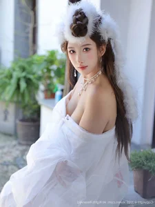 The Ethereal Elegance of Jin Yun Xi Yuki: A Modern Visual Masterpiece - image 5