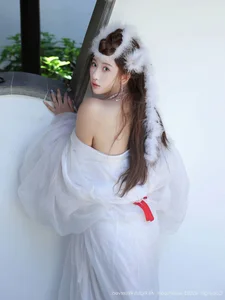 The Ethereal Elegance of Jin Yun Xi Yuki: A Modern Visual Masterpiece - image 7
